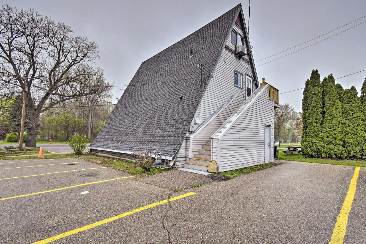 Bright And Cozy A-Frame Studio Steps To River! Algonac Exterior photo